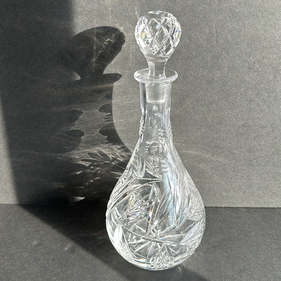 VTG Crystal Hand Cut Decanter & Stopper Large Round Bulb Bottle Shape EUC - Picture 14 of 14